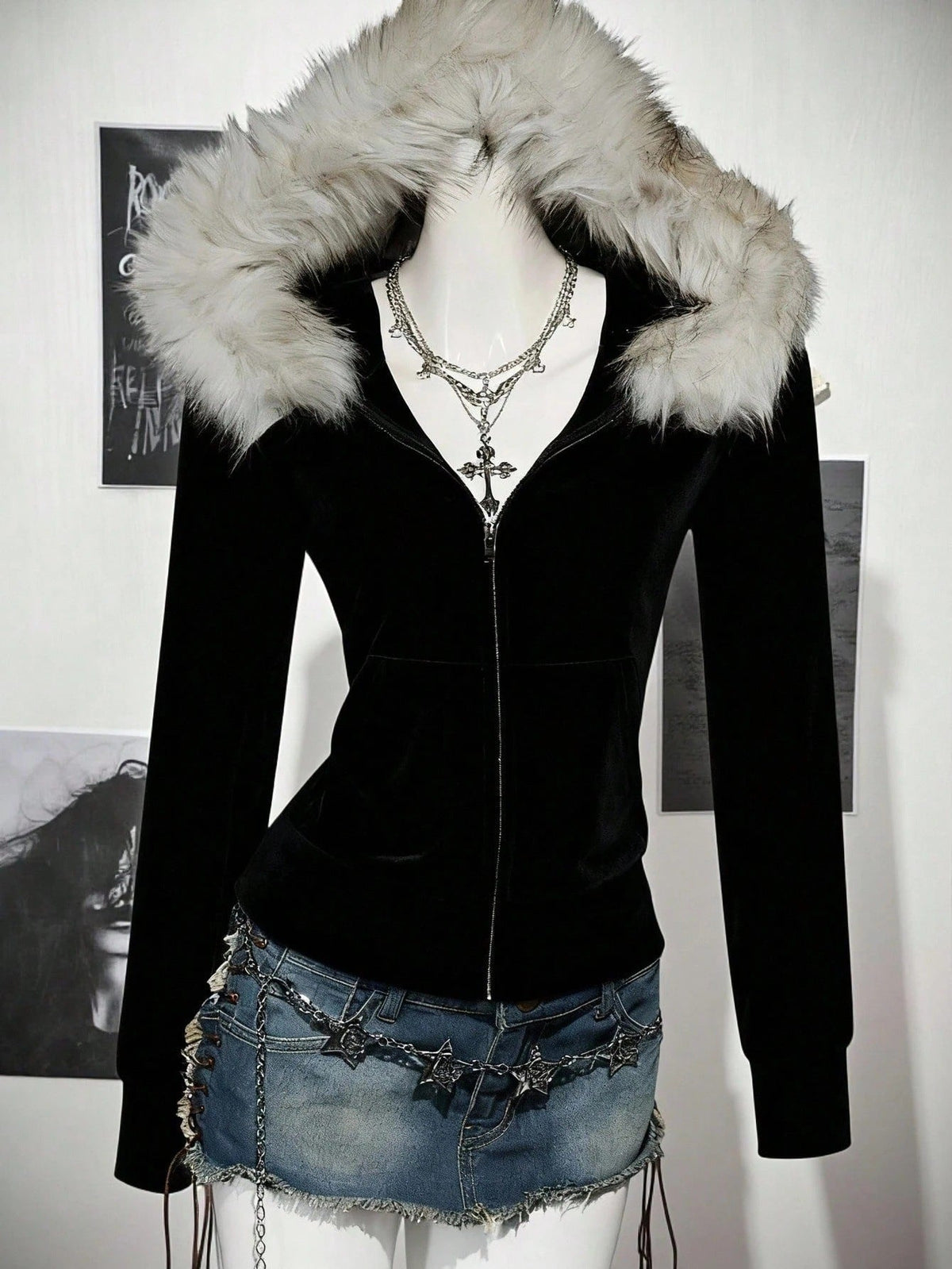 Hooded zip-up jacket